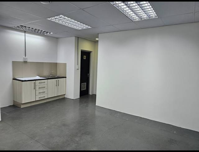 646M² FACTORY TO LET IN KYA SANDS